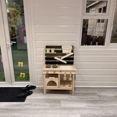 Image from Debee